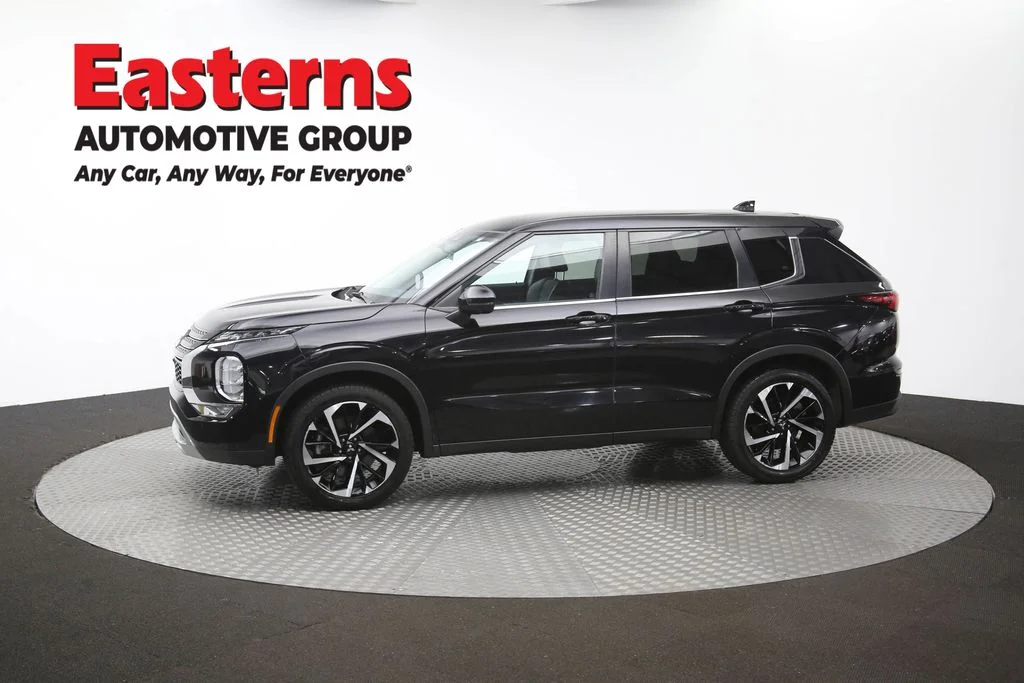 Used 2024 Black Mitsubishi SE image 58