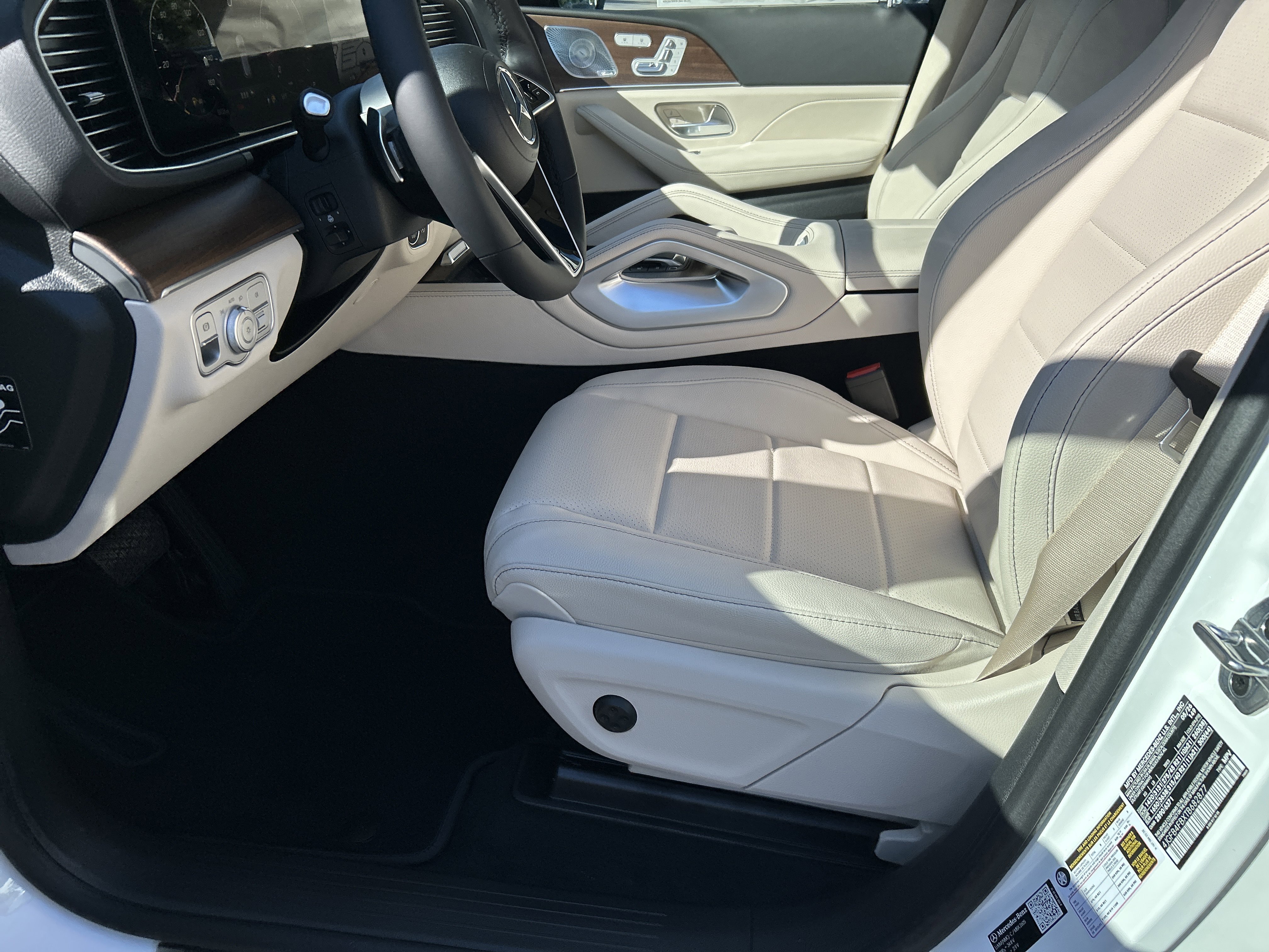 New 2026 Polar White Mercedes-Benz GLE 350 4MATIC® SUV image 18