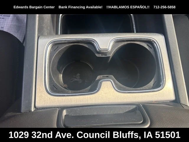 Used 2017 White GMC SLE image 22