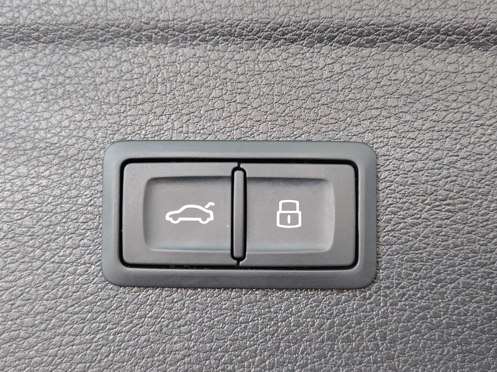 Used 2021 Manhattan Gray Metallic Audi Premium Plus image 32