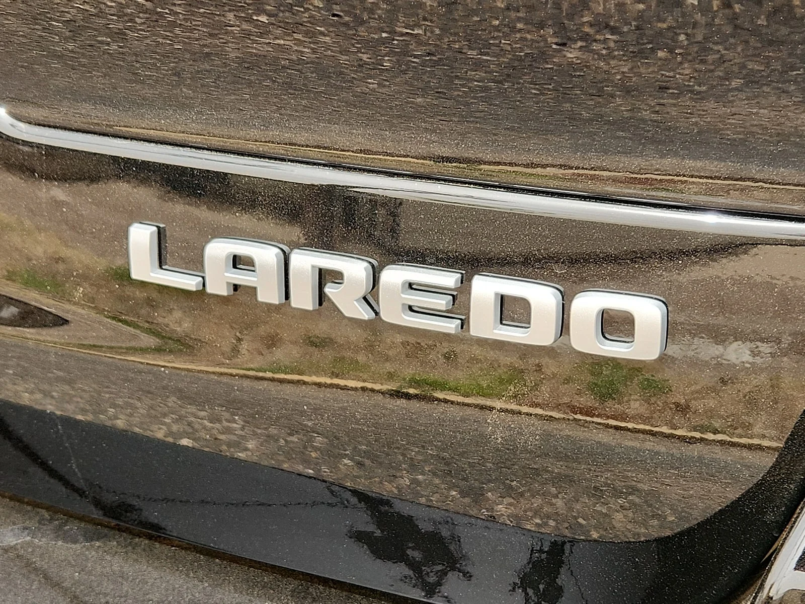 New 2025 Black Jeep L LAREDO X 4X2 image 9