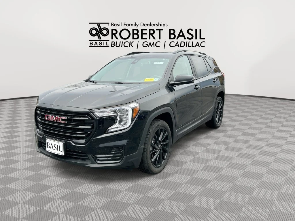 Used 2024 Ebony Twilight Metallic GMC SLE image 4