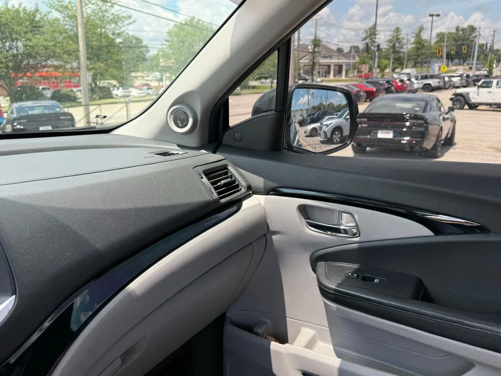 Used 2018 Blue Honda Elite image 21