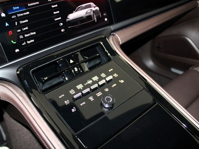 New 2026 Aventurine Green Metallic Porsche 4 image 15