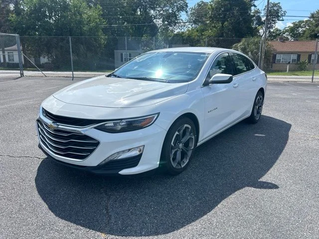 Used 2022 White Chevrolet LT image 1