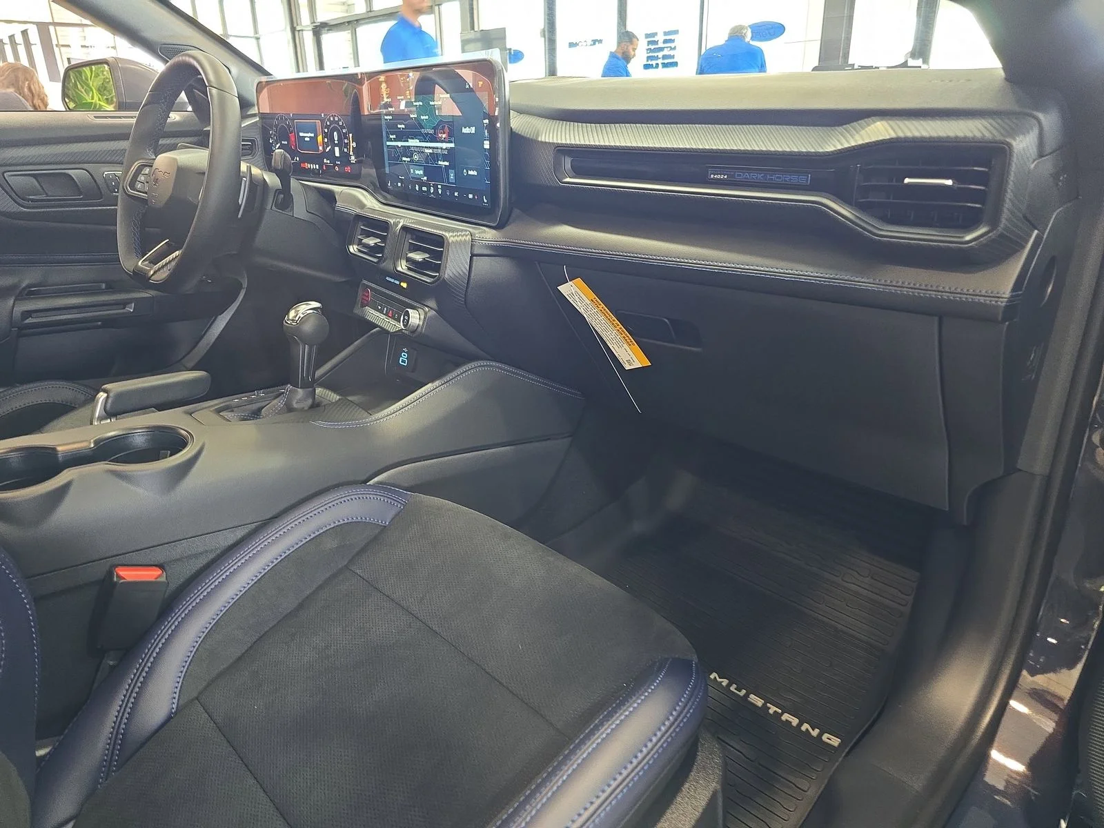 2025 Ford Mustang Dark Horse - Photo 8