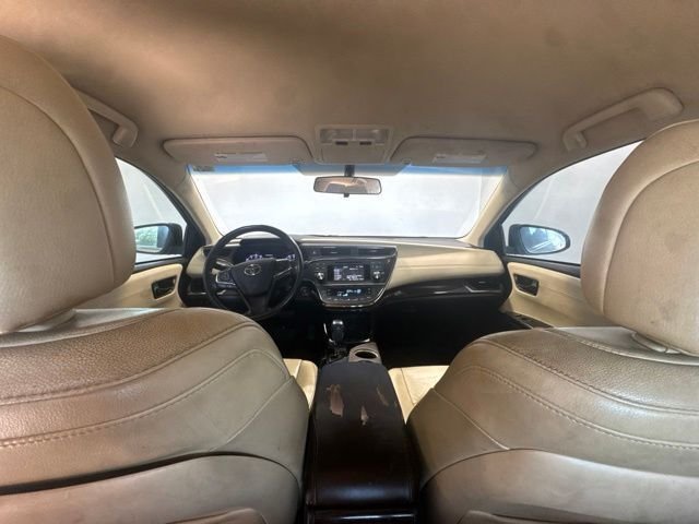 Used 2015 Silver Toyota XLE image 18