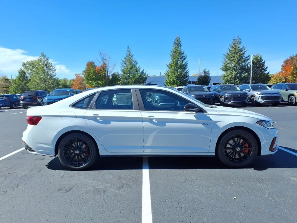 New 2027 Pure White Volkswagen 2.0T Autobahn image 3