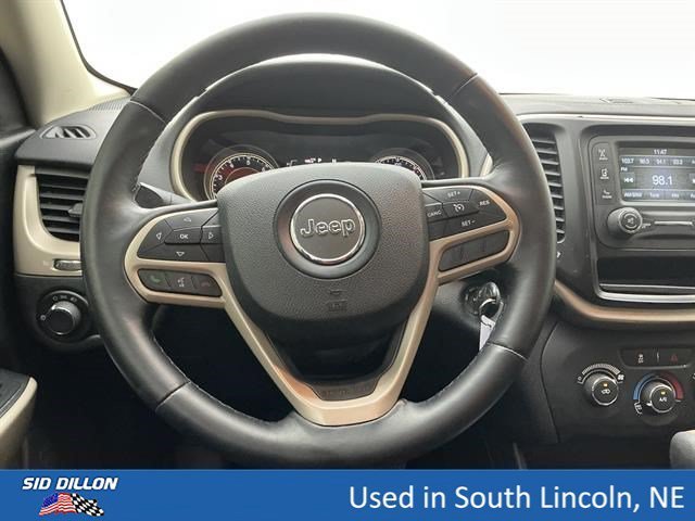 Used 2017 Bright White Clearcoat Jeep Altitude image 20