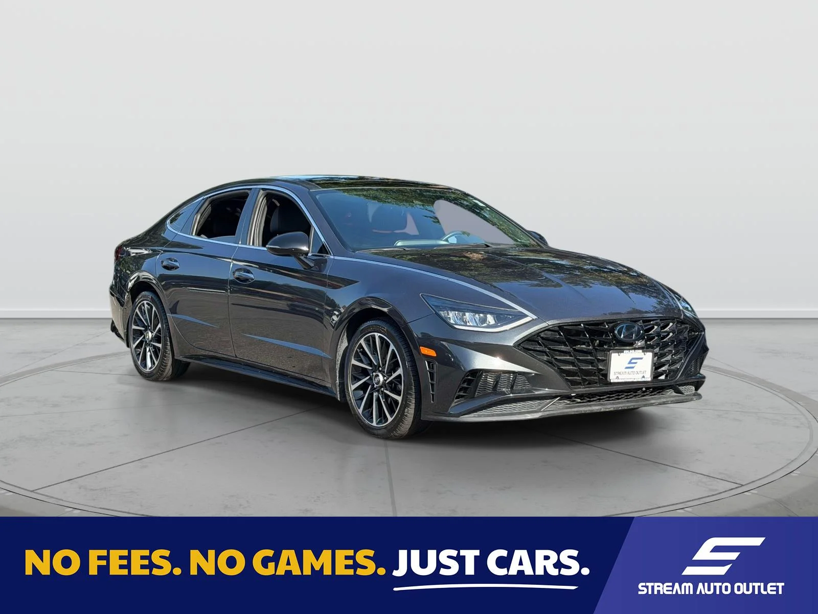 Used 2020 Gray Hyundai SEL Plus image 1
