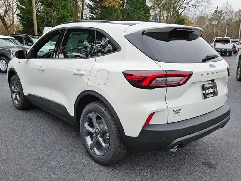 New 2026 star white metallic tri-coat Ford ST-Line Select image 11