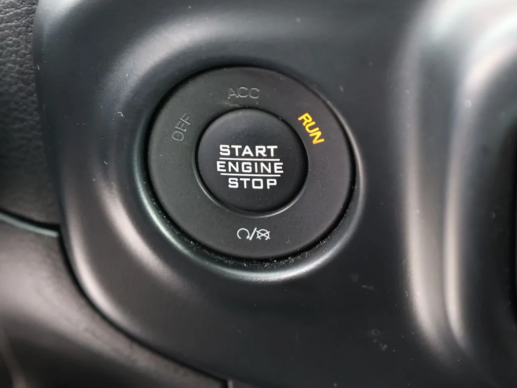 Used 2020 Silver Jeep Unlimited Rubicon image 33