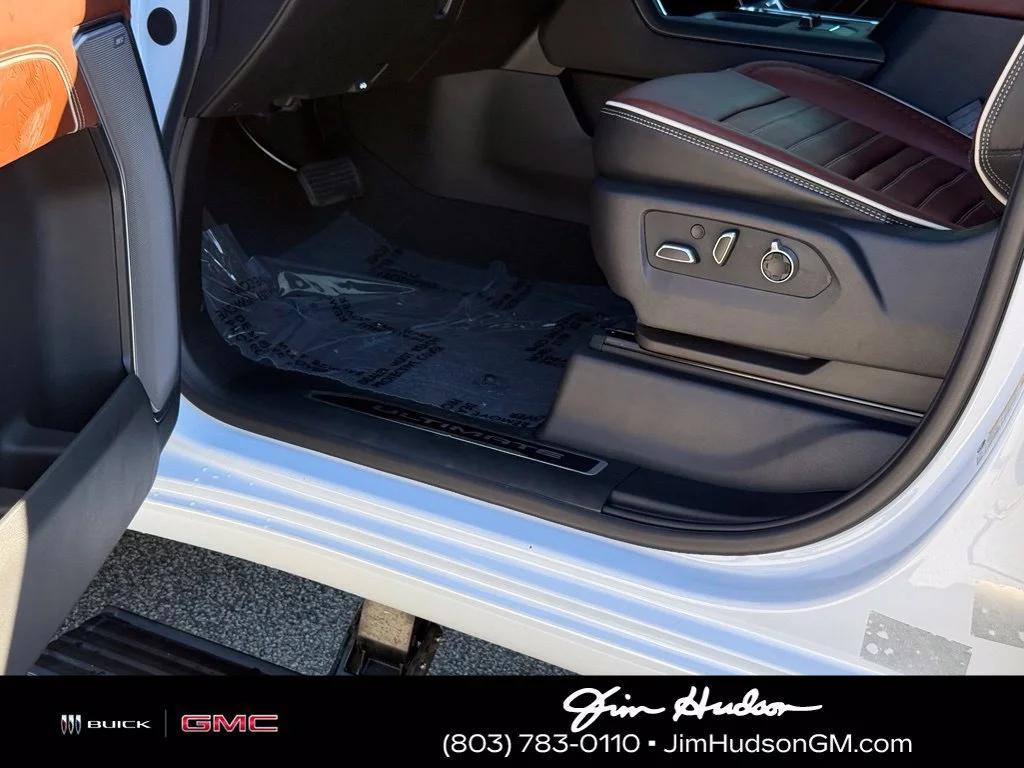 Used 2026 Glacier White Tricoat GMC Denali Ultimate image 23