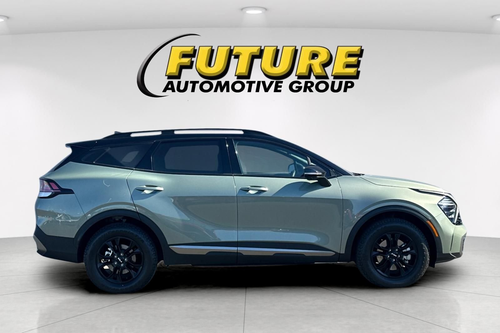 Used 2024 Green Kia X-Pro Prestige image 3