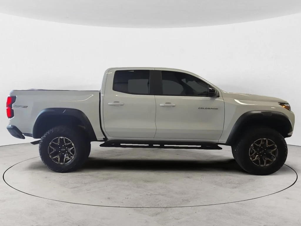 Used 2024 Summit White Chevrolet ZR2 image 4