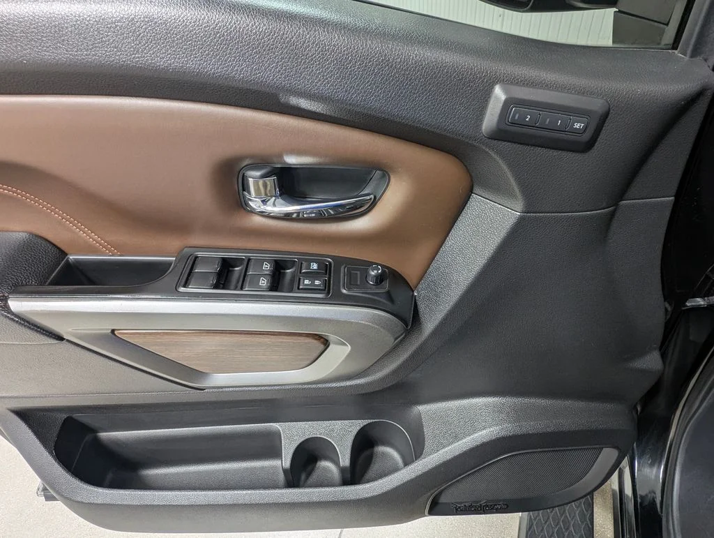 Certified Used 2018 Magnetic Black Nissan Platinum Reserve image 12