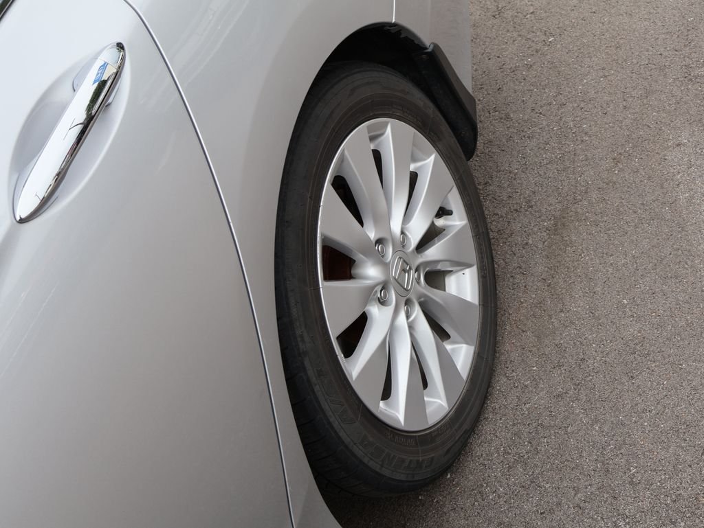 Used 2013  Honda EX-L image 32