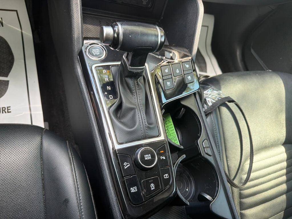 Used 2023 White Kia SX-Prestige image 22