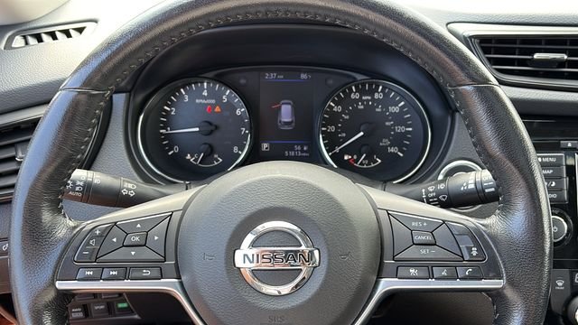 Used 2018 Orange Nissan SL image 13