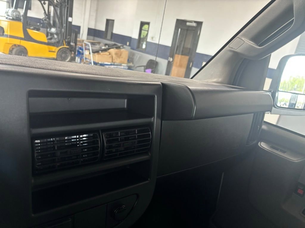 2025 Chevrolet Express Cargo Work Van - Photo 35