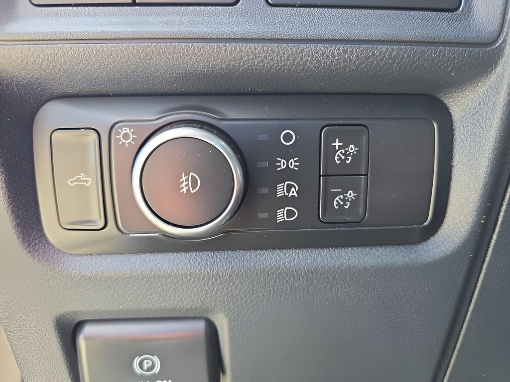 Used 2022 White Ford  image 33