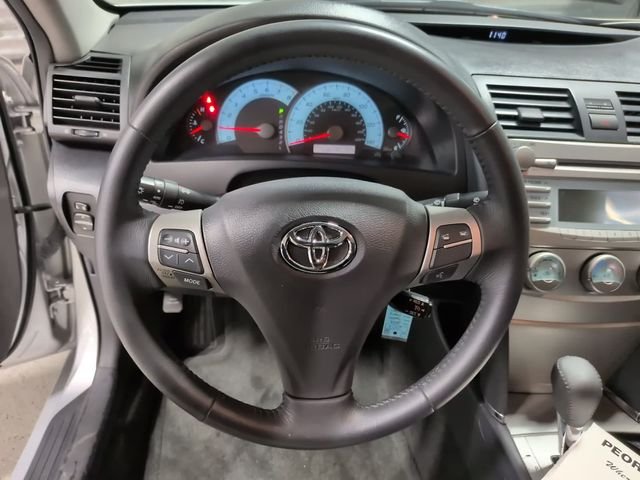 Used 2009 Silver Toyota SE image 15