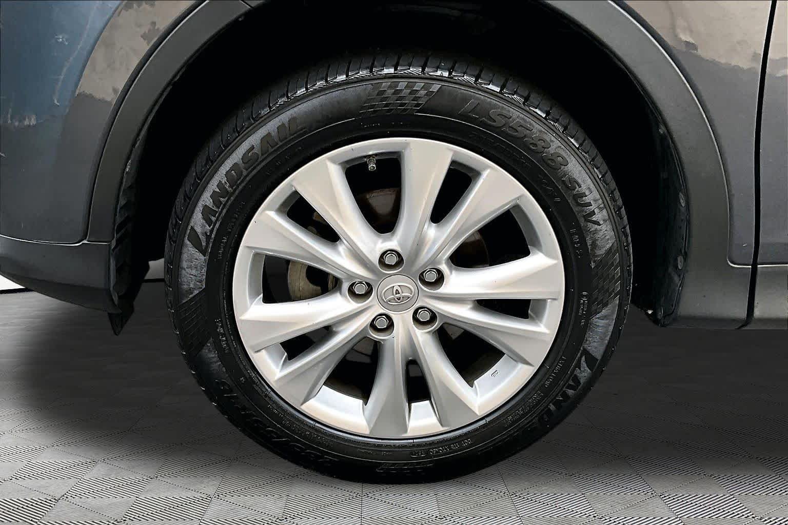 Used 2015 Magnetic Gray Metallic Toyota Limited image 11
