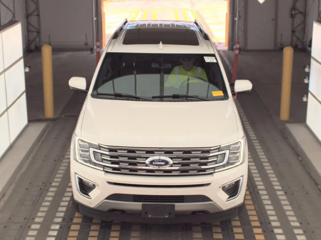 Used 2020 White Metallic Ford Limited image 3