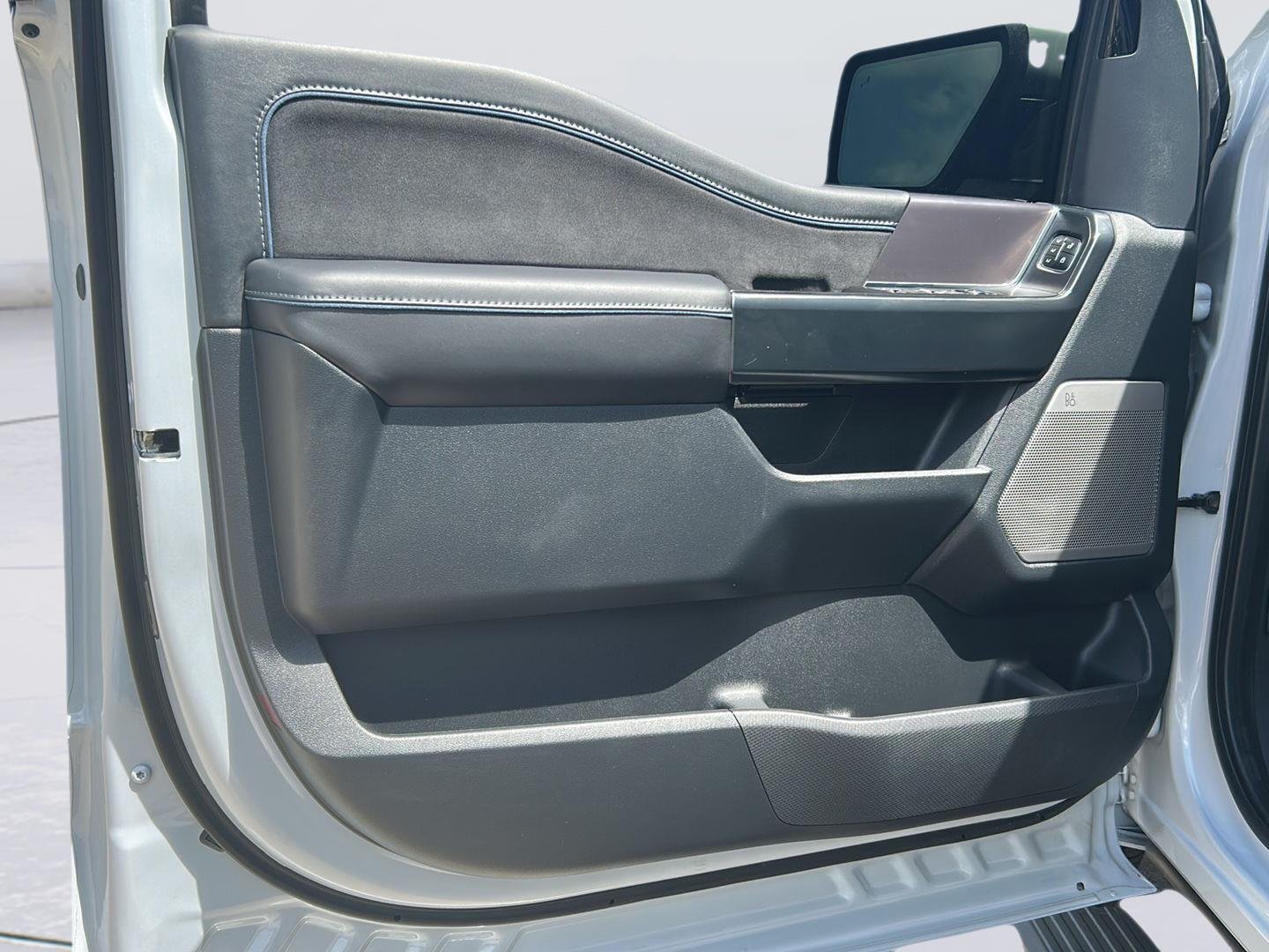 Used 2025 Space White Ford Platinum image 8