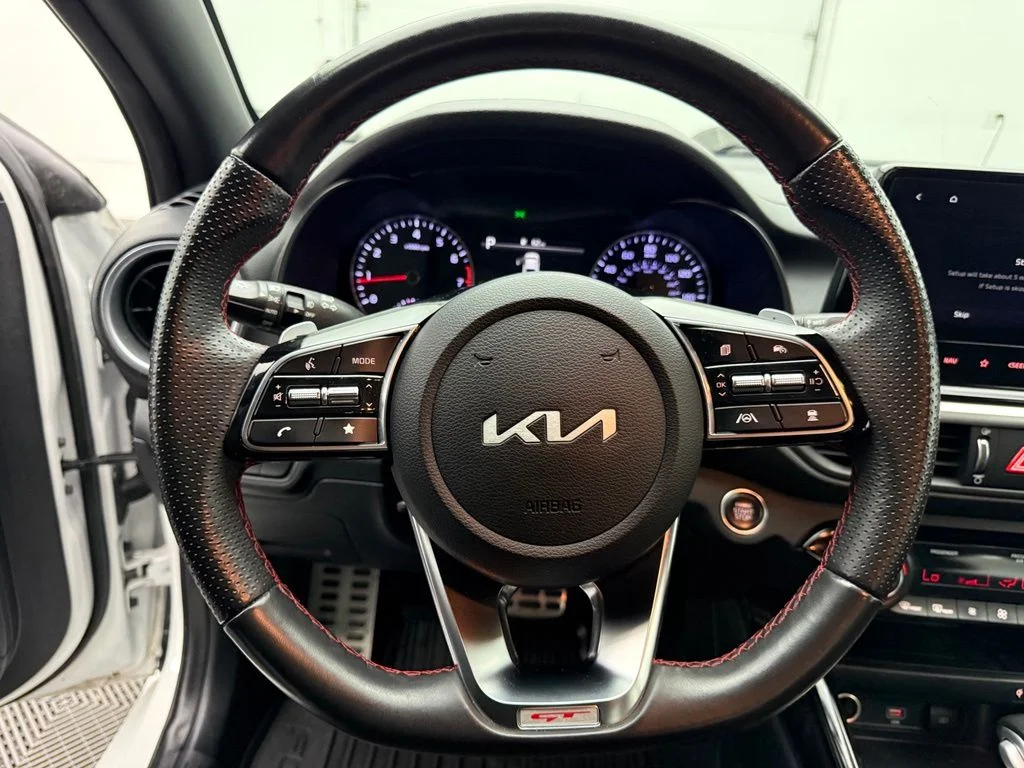 Used 2023 White Kia GT image 19