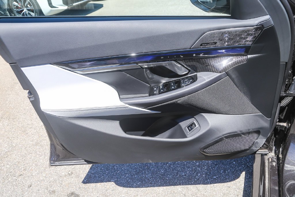Used 2026 Dark Graphite Metallic BMW Base image 17