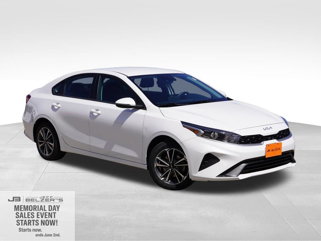 2023 Kia Forte LXS AT's photo