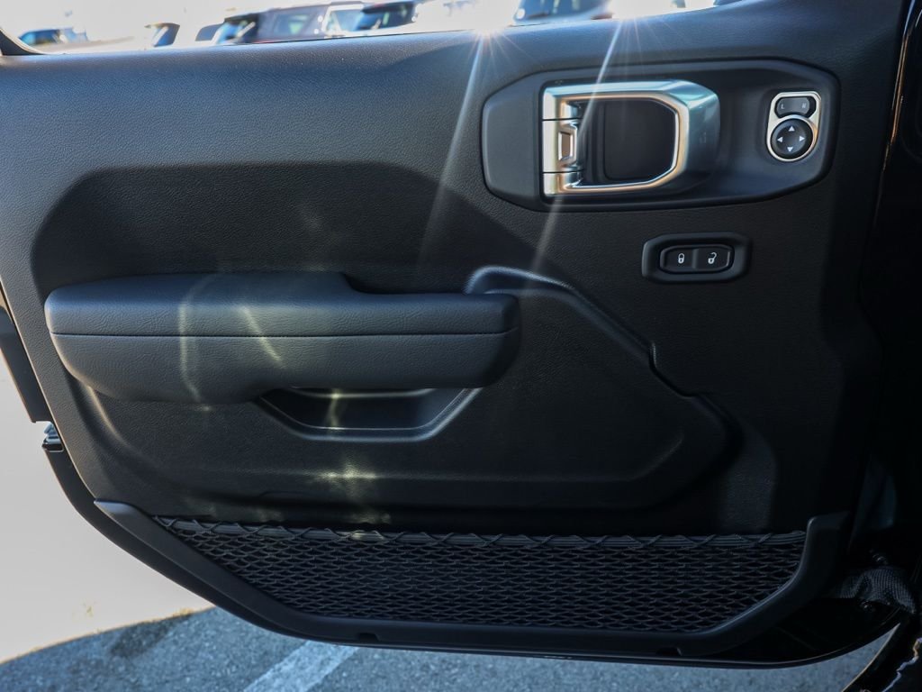 New 2026 Black Clear-Coat Exterior Paint Jeep Willys image 21