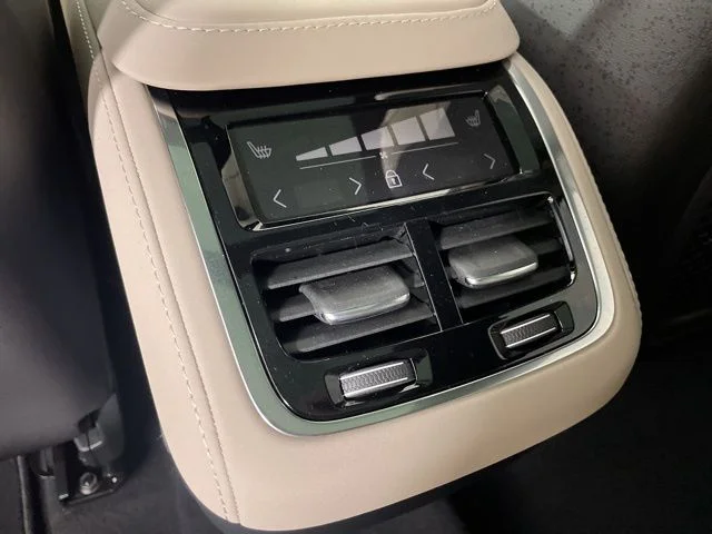 2026 Volvo XC90 Plus - Photo 38