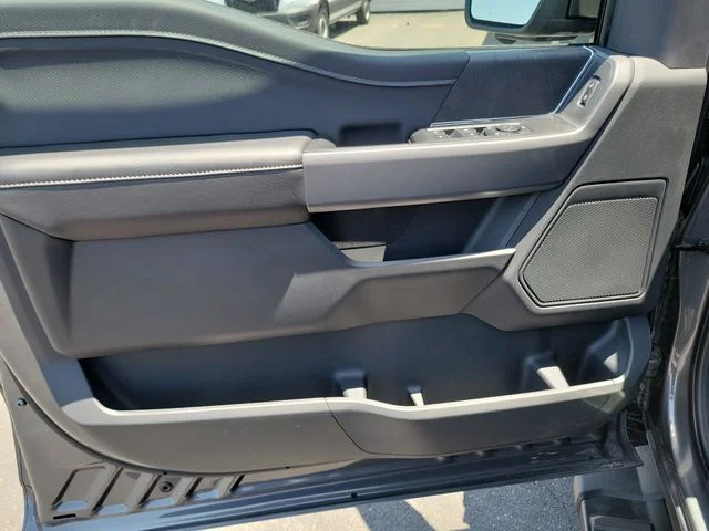 New 2026 Carbonized Gray Metallic Ford XLT image 21