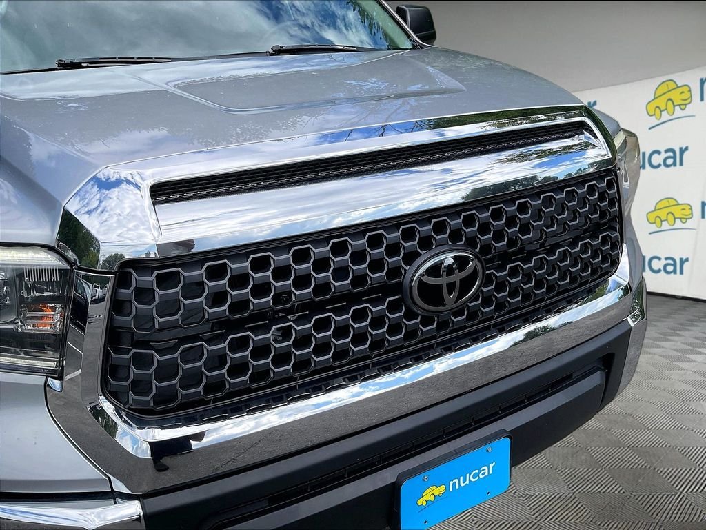 Used 2018 Silver Toyota SR5 image 31