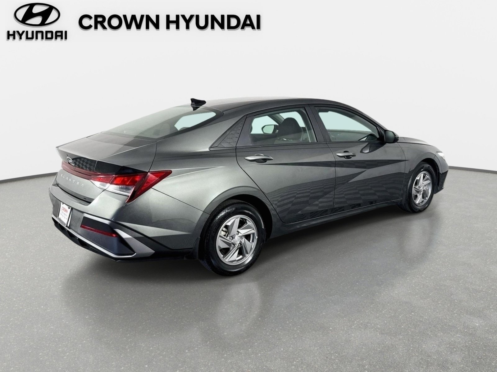 Used 2025 Amazon Gray Hyundai SE image 5