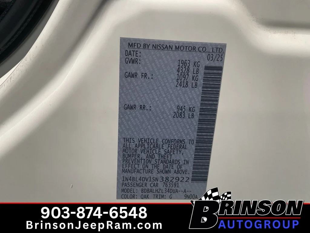 Used 2025 Glacier White Nissan SV image 30