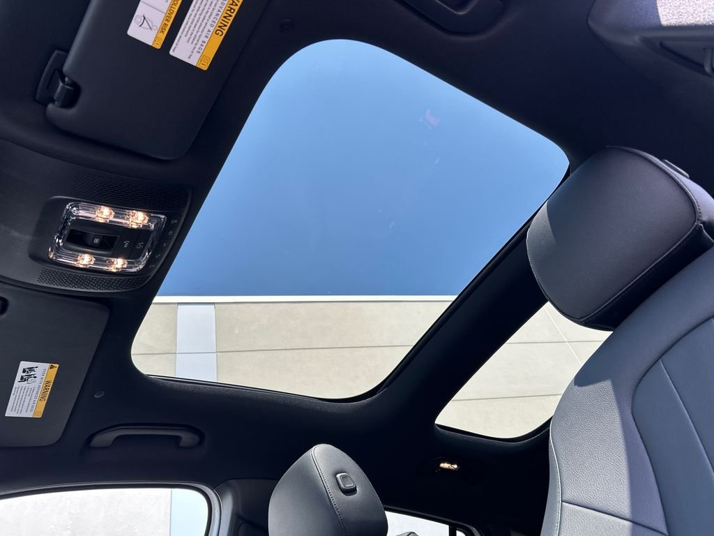 New 2026 Polar White Mercedes-Benz GLA250 image 24