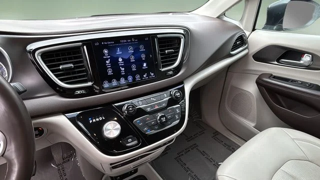 Used 2017 Gray Chrysler Touring L Plus image 24