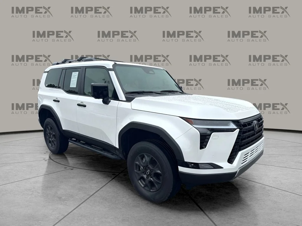 Used 2025 White Lexus 550 Overtrail image 4