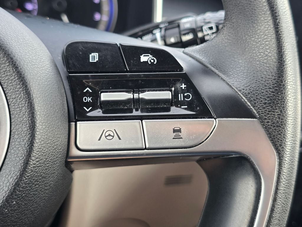 Used 2022 Gray Hyundai SEL image 29