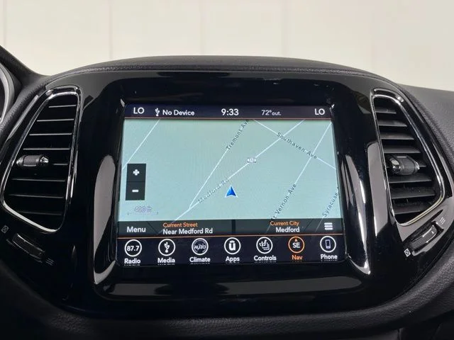 Used 2018 Gray Jeep Limited image 27
