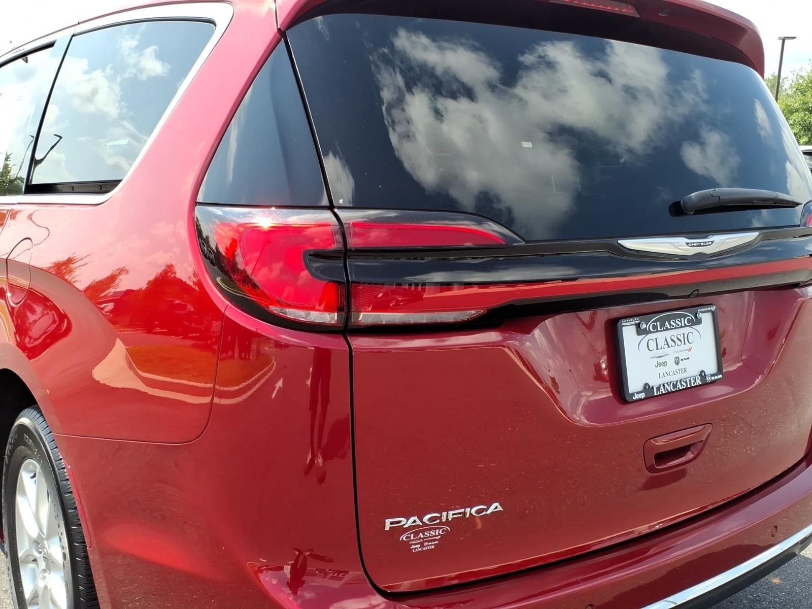 Used 2025 Red Hot Pearlcoat Chrysler Select image 16