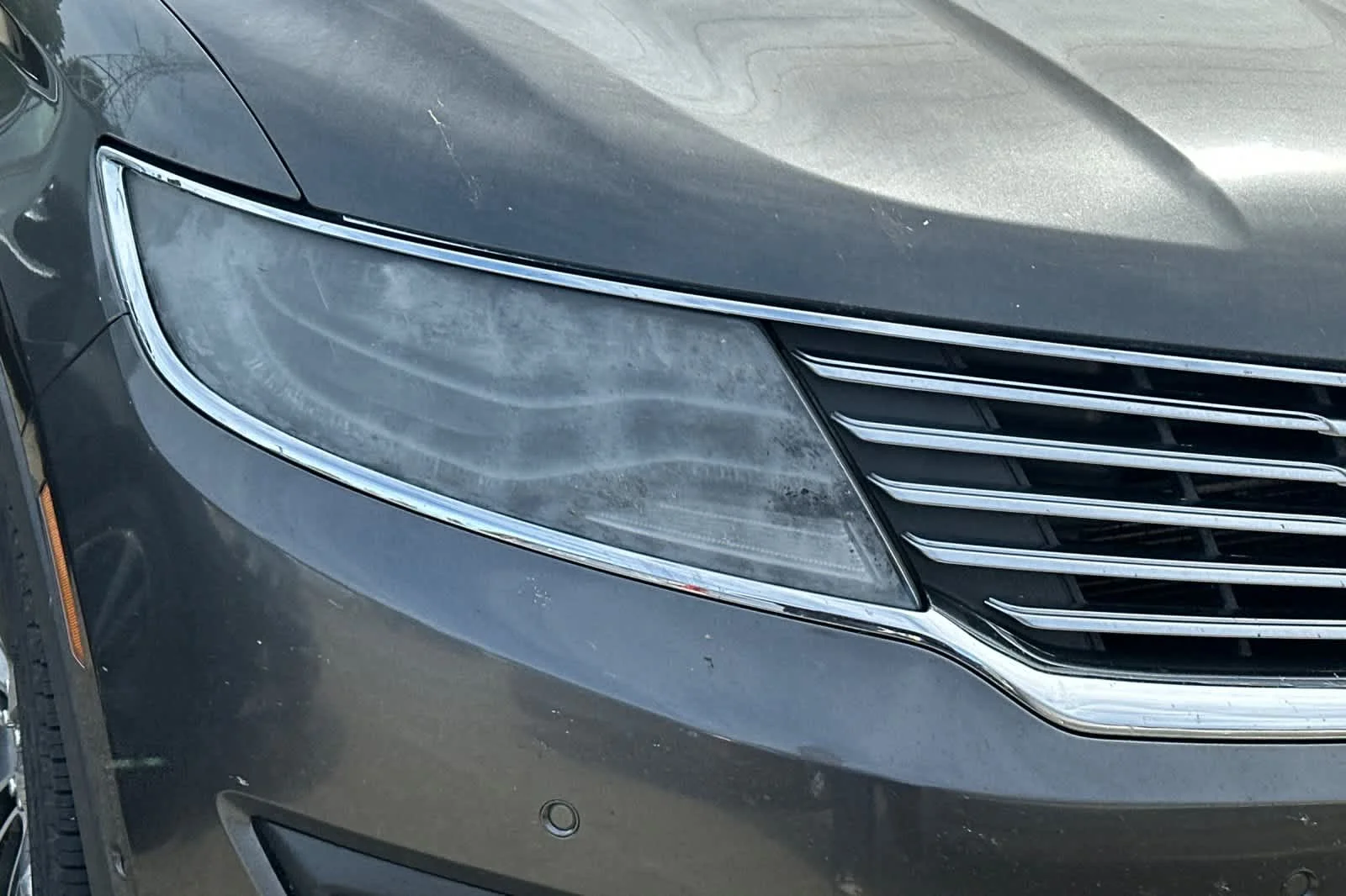 Used 2017 Magnetic Gray Metallic Lincoln Reserve image 8