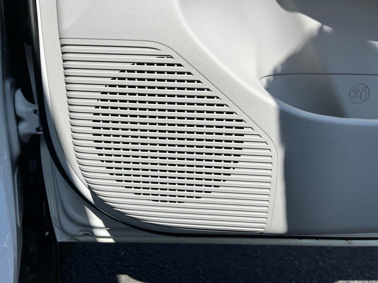 New 2026 White Hyundai SEL Premium FWD image 23