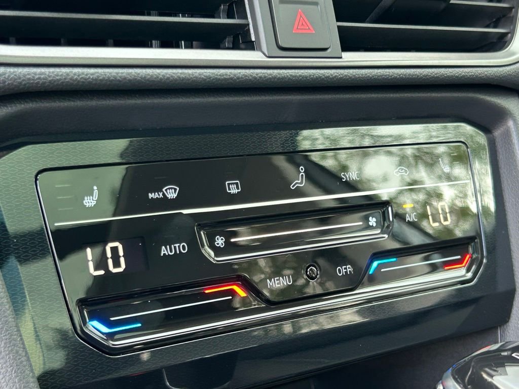 New 2026 Gray Volkswagen 1.5T SE Black image 31