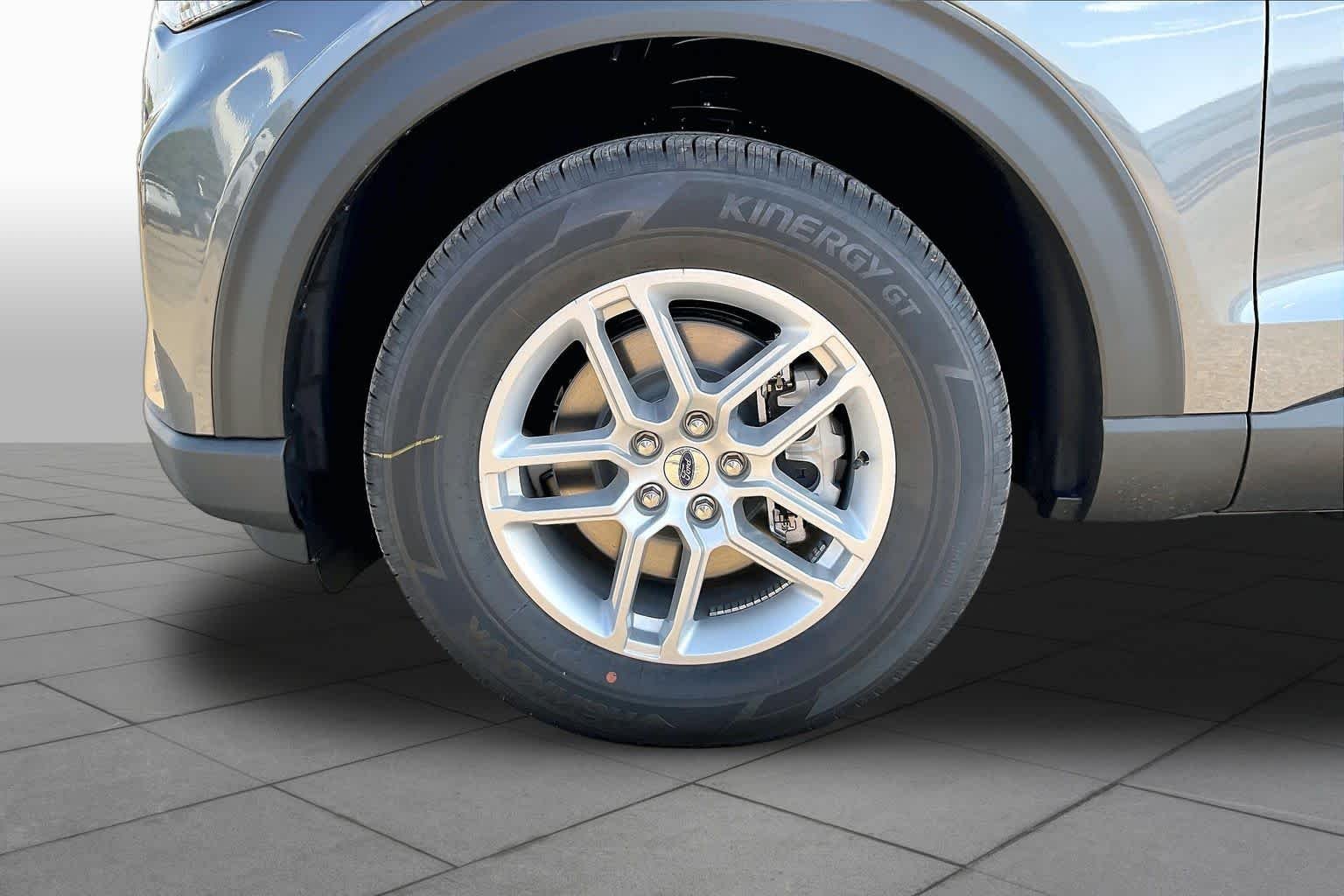 New 2027 Carbonized Gray Metallic Ford Active image 11