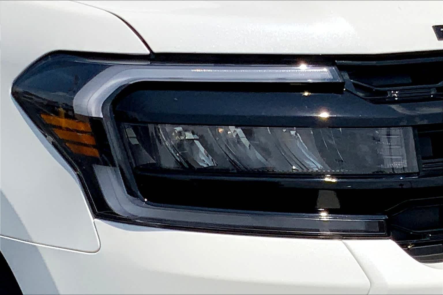 Used 2022 Star White Metallic Tri-Coat Ford Limited image 25