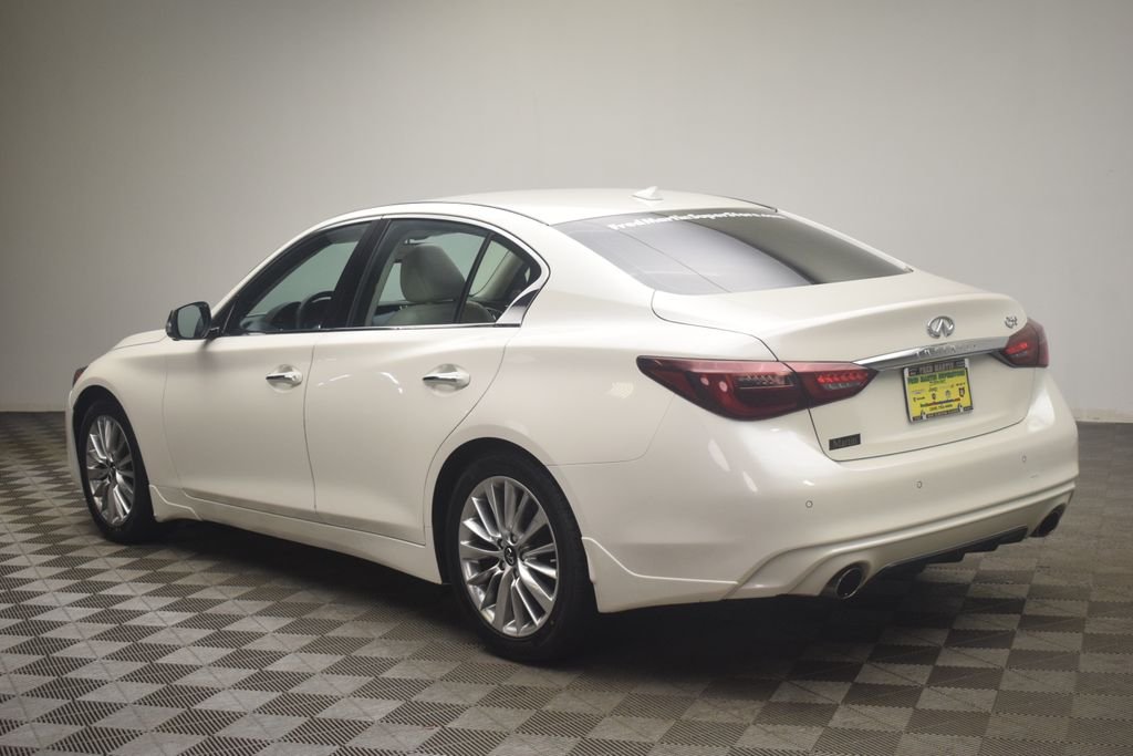 Used 2021 Majestic White INFINITI 3.0t LUXE image 4